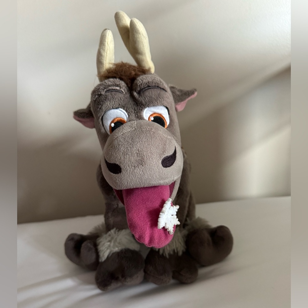 Disney Store Frozen Share The Magic Holiday Sven Plush